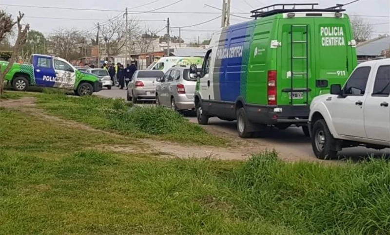 Un hombre acusado de abuso se atrincheró con su víctima