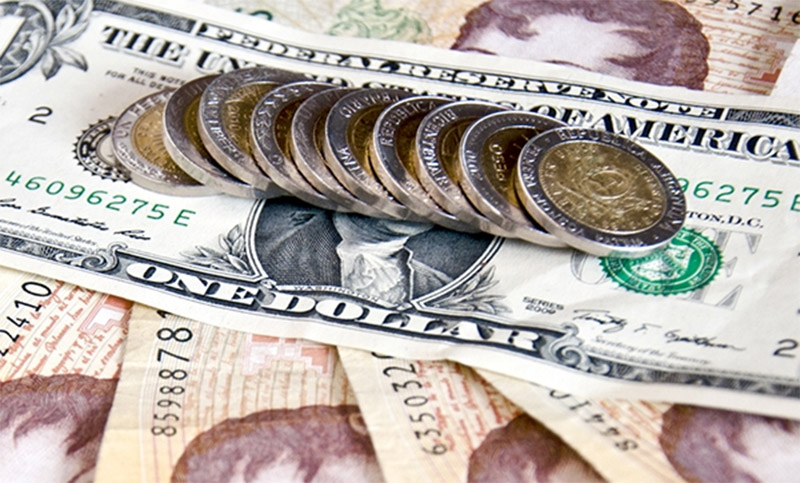 El dólar arrancó la semana en alza y roza los $60