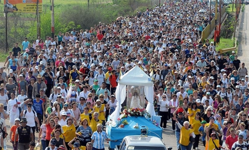 Como cada año, una multitud participó de la peregrinación a San Nicolás