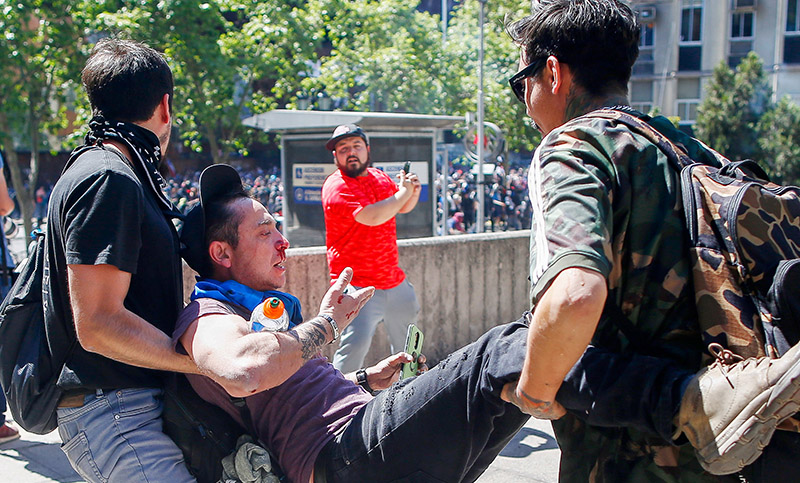 Ya son 15 los muertos en Chile por las masivas protestas en todo el país