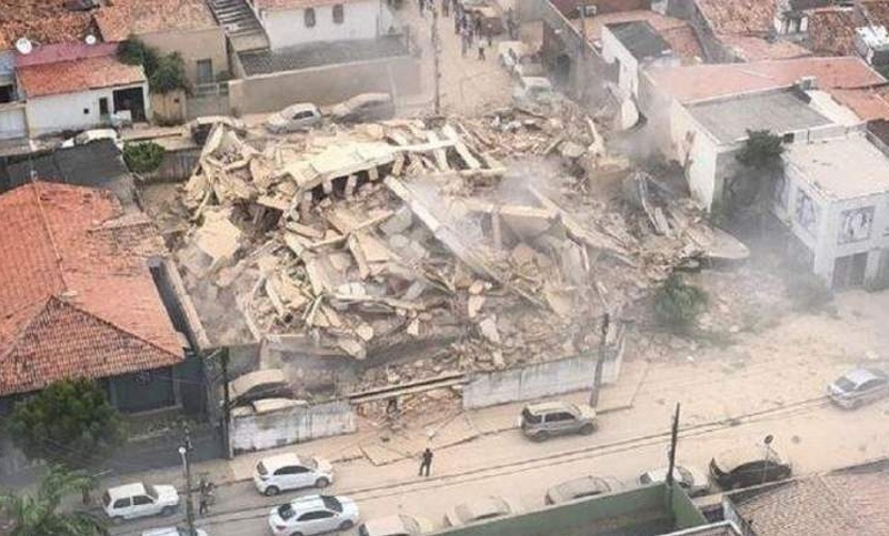 Se derrumbó un edificio de siete pisos en Brasil