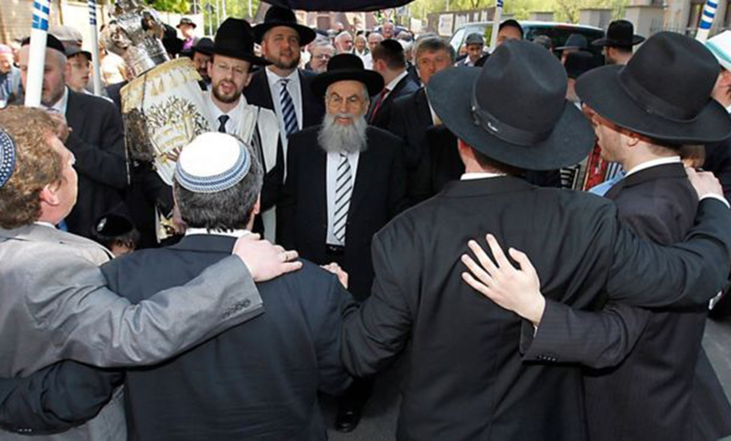 Alemania busca tranquilizar a su comunidad judía tras ataque neonazi a una sinagoga