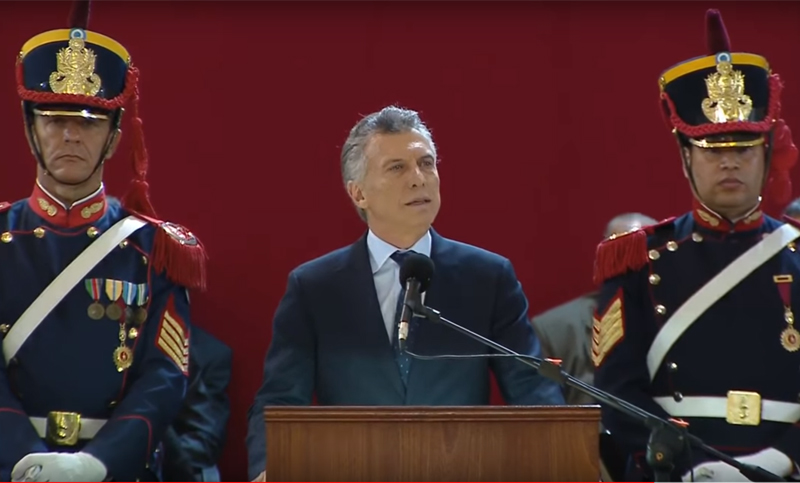 Macri instó a las mujeres a sumarse a la carrera militar