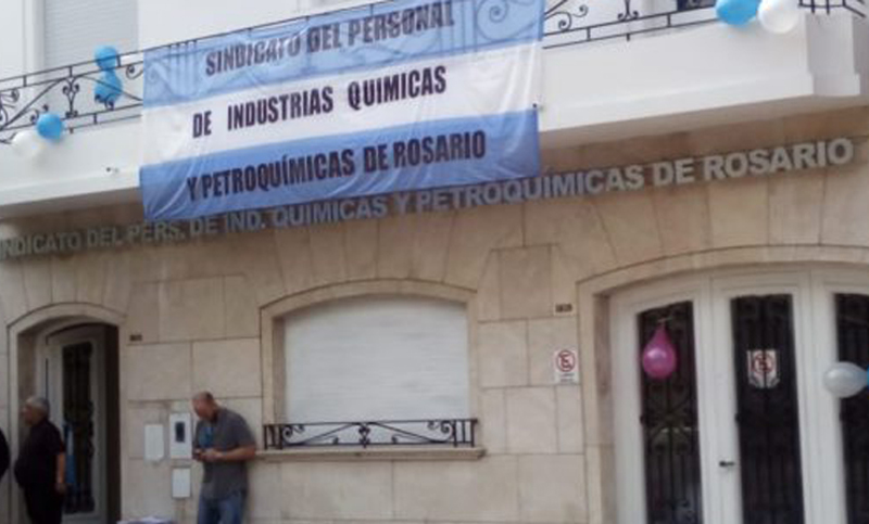 Casi 50 despedidos por el cierre de tres empresas químicas en Rosario y la región 