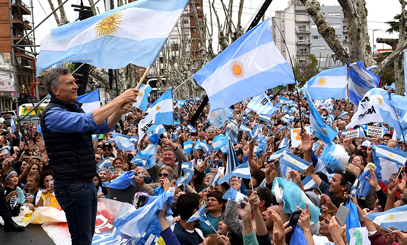 Tras el debate, Macri llega a Paraná con su caravana del «Sí se puede»