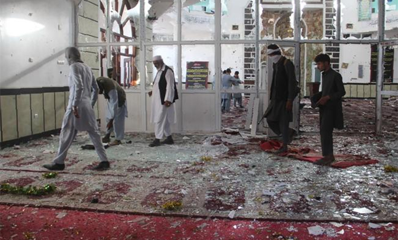 Al menos 31 muertos por dos explosiones en una mezquita en el este de Afganistán