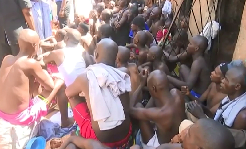 Nigeria: rescatan a 67 personas en «condiciones inhumanas»