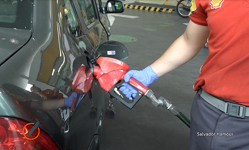 El Gobierno oficializó la suba de impuestos a los combustibles