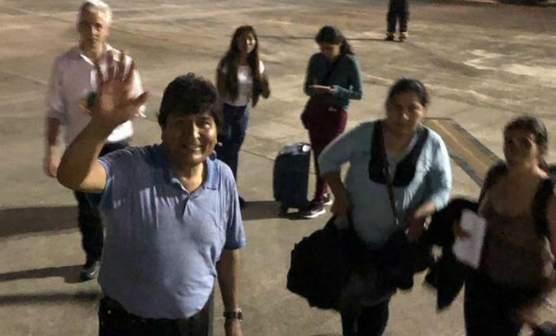Funcionario mexicano explicó que el traslado de Evo Morales fue «coordinado» con Alberto Fernández
