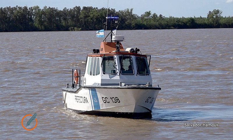 Un joven desapareció mientras nadaba en el río Paraná y continúa su búsqueda