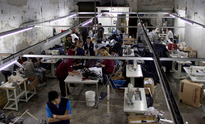 Allanaron un taller textil donde 14 personas trabajaban en condición de servidumbre