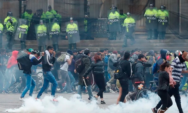 Decretaron en Bogotá el toque de queda ante los disturbios