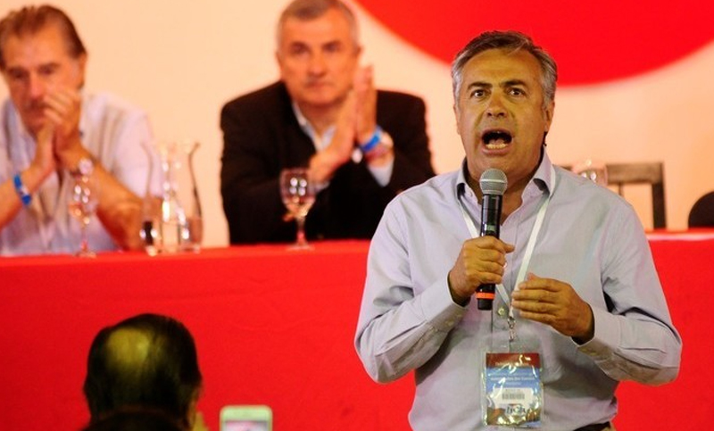 Cornejo se encamina a ser reelecto como presidente de la UCR tras acercar posiciones con Morales