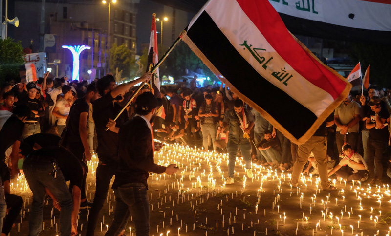 Renuncia el primer ministro de Irak tras la muerte de 40 manifestantes