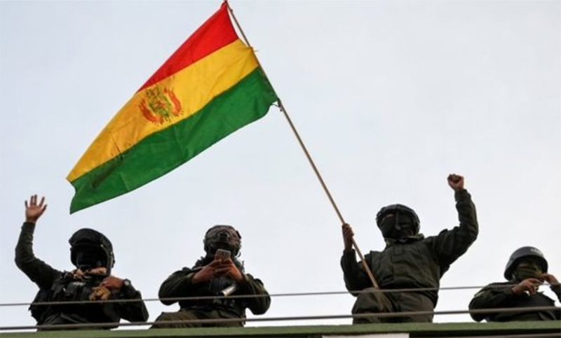 Bolivia: la Policía exige cumplimiento del pago tras motín