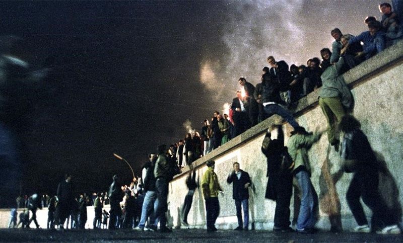 Donde crece el peligro crece la salvación: a 30 años de la caída del Muro de Berlín