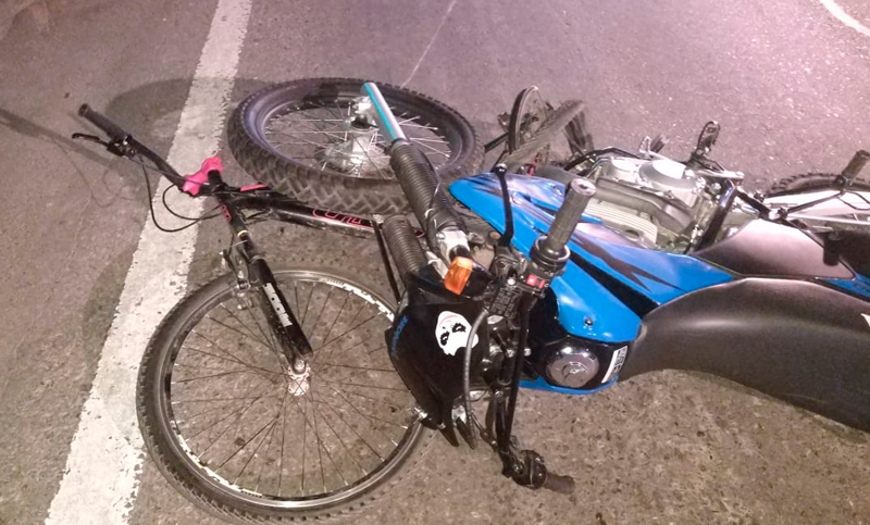 Fray Luis Beltrán: fatal siniestro entre dos motos y una bicicleta