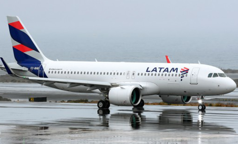 Por un paro sorpresivo, no hay vuelos de Latam en Aeroparque y en Ezeiza