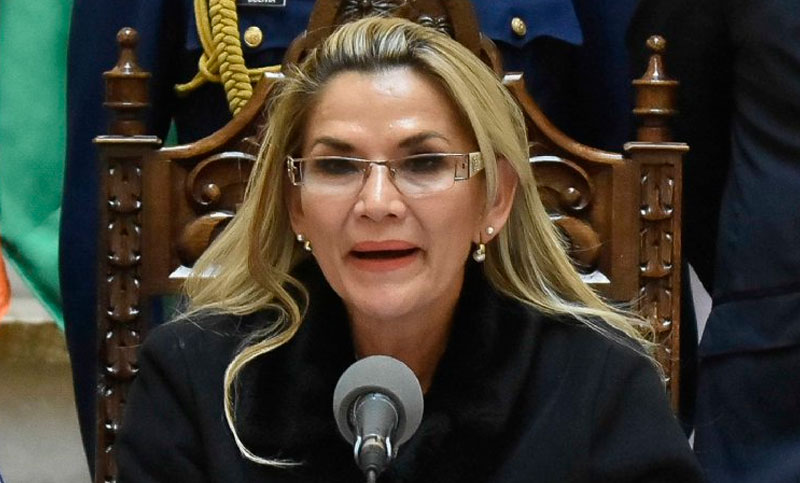 Tras no haber sido invitada a la asunción de Fernández, Áñez acusó al próximo gobierno de no «respetar la democracia»