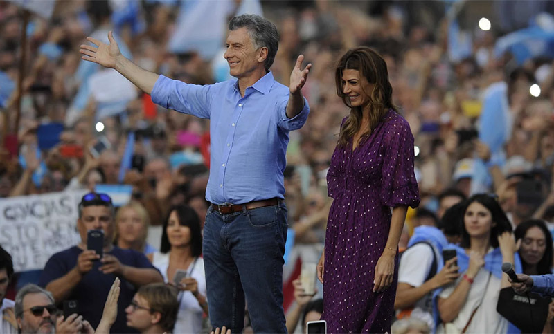 Macri se despidió con un discurso en la Casa Rosada frente a su gente