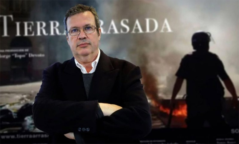 Tristán Bauer presentó su documental rodeado de ministros del Gabinete de Fernández