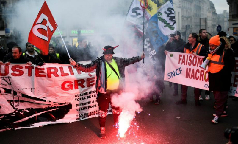 Sindicato deja sin luz a los parisinos para protestar contra la reforma previsional