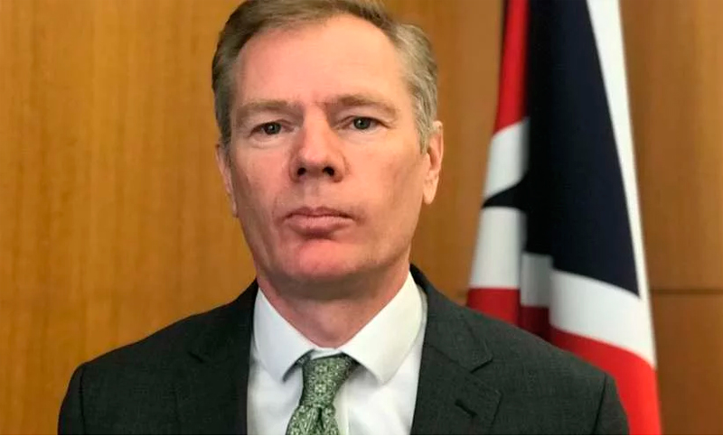 Se complican las relaciones exteriores de Irán: embajador británico dejó el país