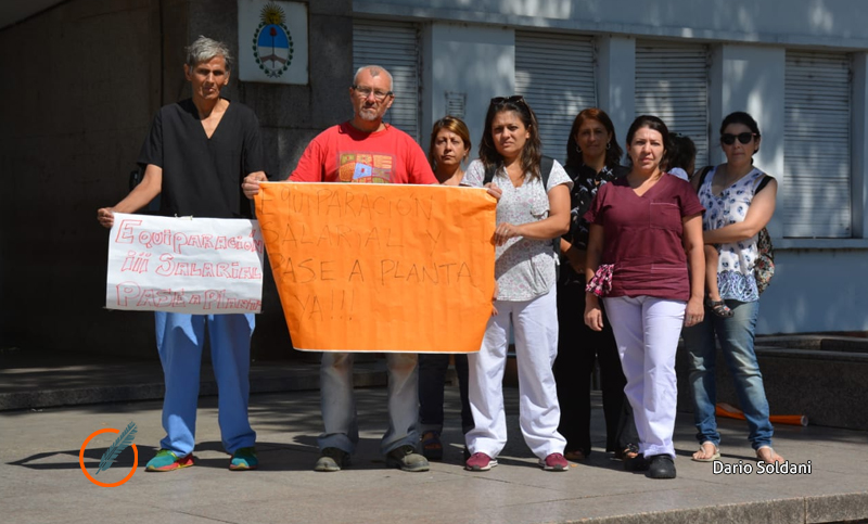 Trabajadores del área de Neonatología del Eva Perón reclamaron por mejoras laborales