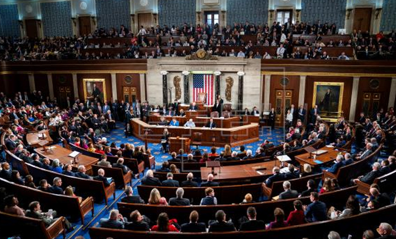 La Cámara baja de EEUU aprobó una declaración para limitar las decisiones militares de Trump