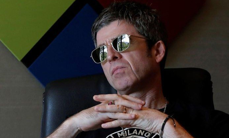 Noel Gallagher desmiente a su hermano Liam sobre posible reunión de Oasis