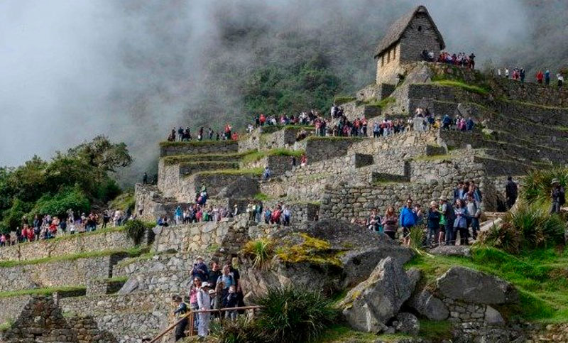 Turistas argentinos detenidos en Machu Picchu: los acusan de ingresar ilegalmente, ocasionar daños y defecar