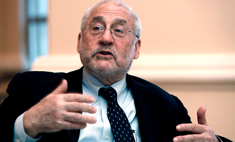 Joseph Stiglitz insinuó que la Argentina podría proponer una fuerte quita en la negociación de la deuda