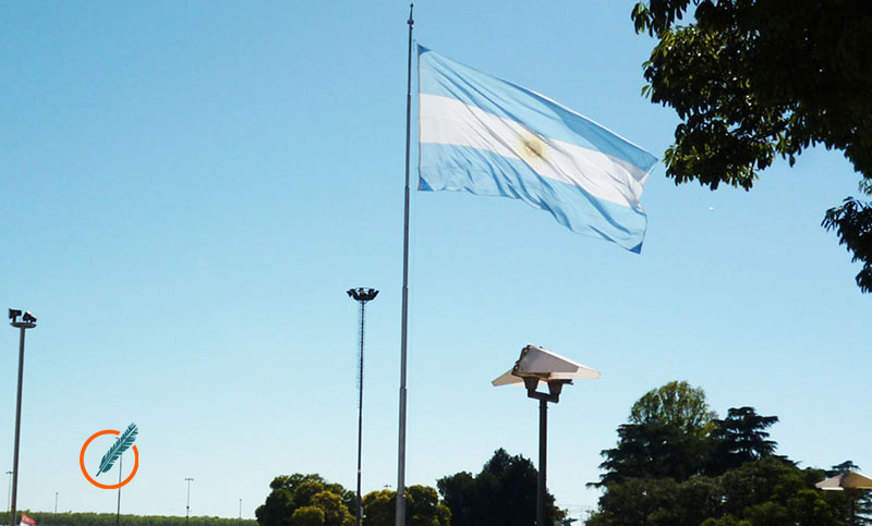 Belgrano, Rosario y el cielo: la bandera argentina y su primer izamiento