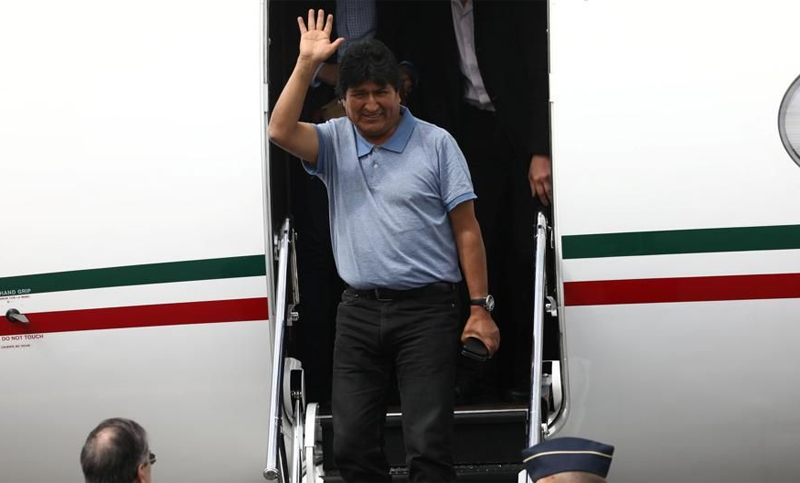 Evo Morales viajó a Cuba para realizar un tratamiento médico