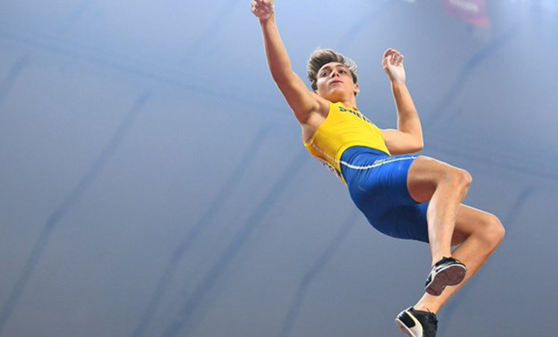 El sueco Duplantis batió el récord mundial de salto con garrocha