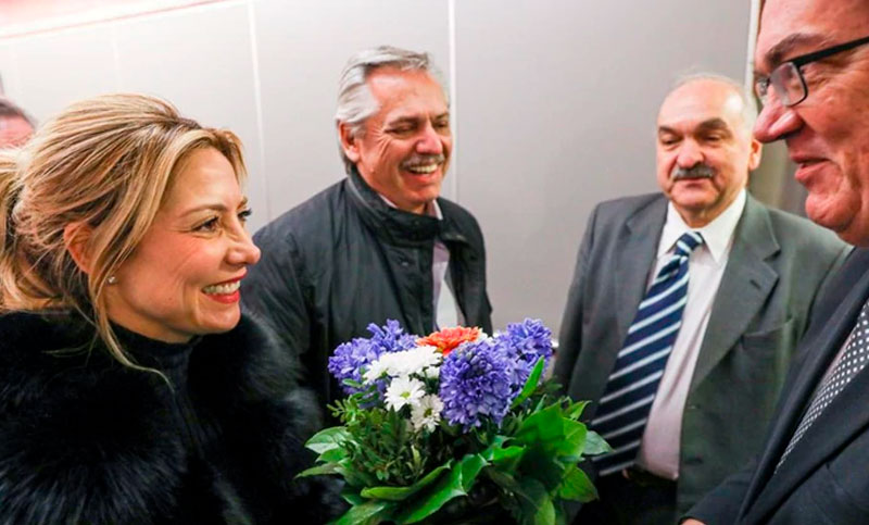 Alberto Fernández llegó a Alemania, segunda etapa de su gira europea, y mañana se verá con Merkel