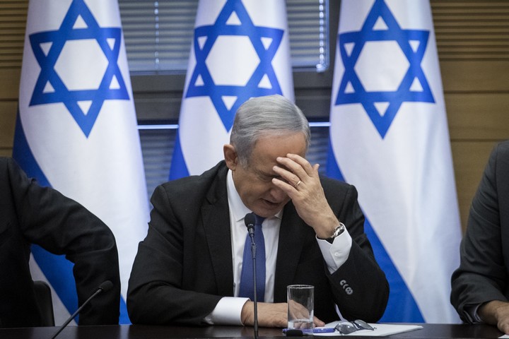 Rechazan aplazar el juicio a Netanyahu bajo acusación de delitos de corrupción