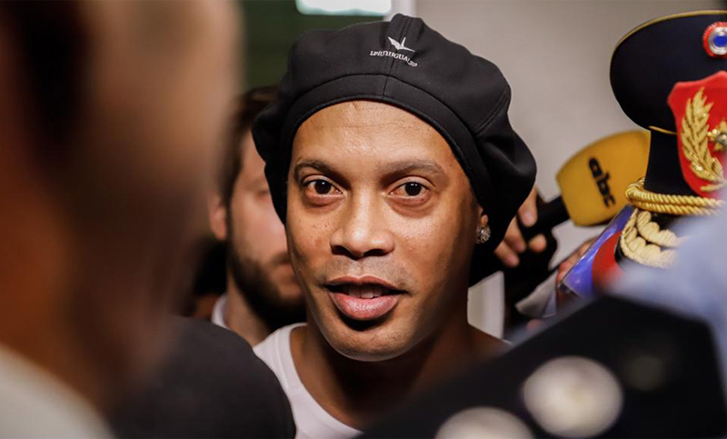 Ronaldinho y su atípico cumpleaños 40 desde la cárcel paraguaya