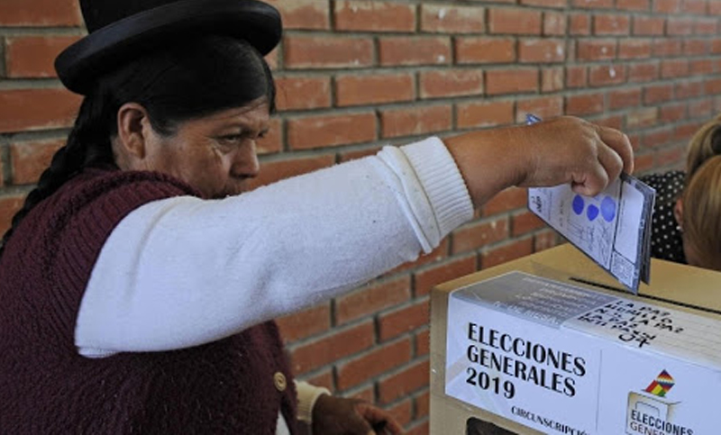 Media sanción para proyecto que exige elecciones en 90 días en Bolivia