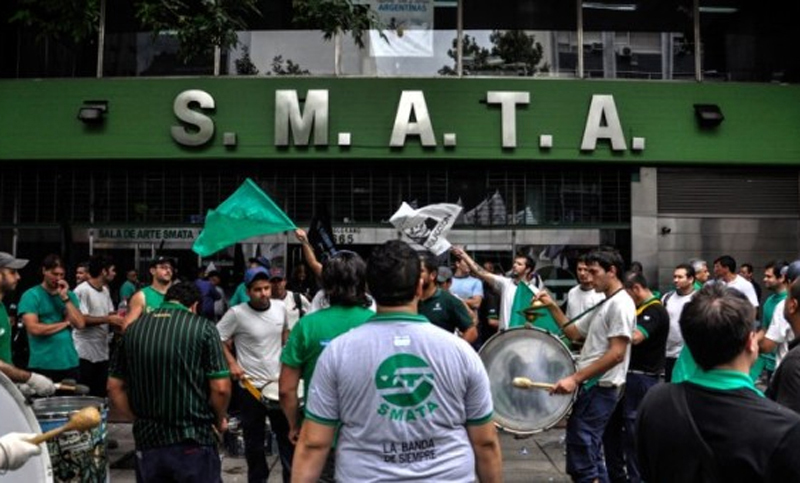 Smata advirtió que automotrices operan con el «4% de los trabajadores» y denunció recortes salariales