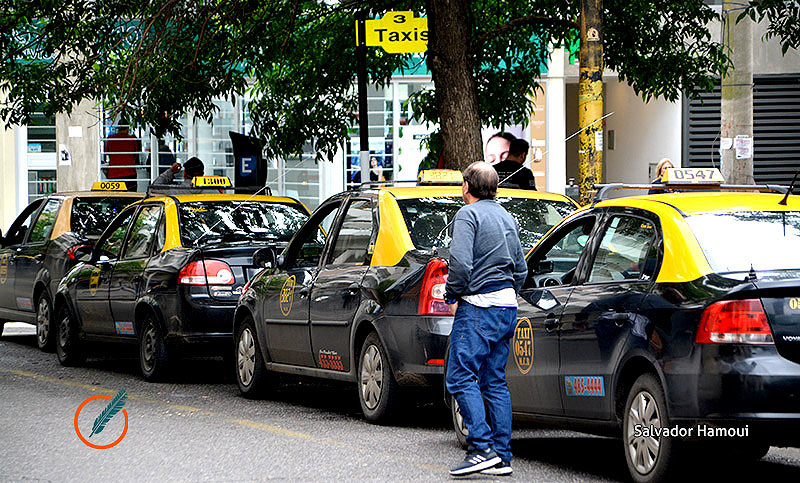 Proponen ampliar el ingreso familiar de emergencia a taxistas y remiseros