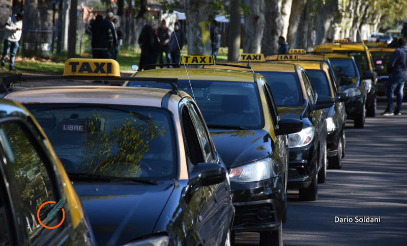 Taxistas volvieron a manifestarse por una ayuda que les permita afrontar la cuarentena