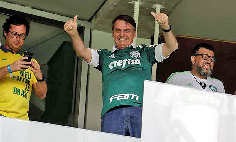 Bolsonaro pidió el regreso del fútbol luego de que Brasil superara los 20.000 muertos por coronavirus