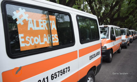 Transportistas escolares se manifestaron por la “necesidad urgente” de ayuda económica