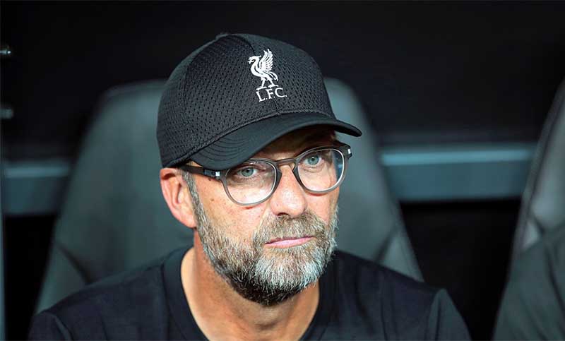 Klopp: «Los jugadores deberán acostumbrarse a jugar con estadios vacíos»