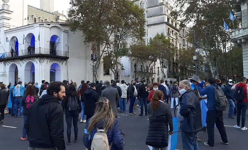 El ministro de Salud porteño afirmó que la protesta frente al Cabildo fue «preocupante», pero «entendible»