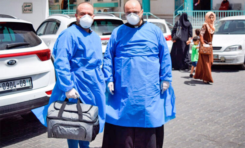 Francisco donó a la Franja de Gaza equipos para el testeo de casos de coronavirus