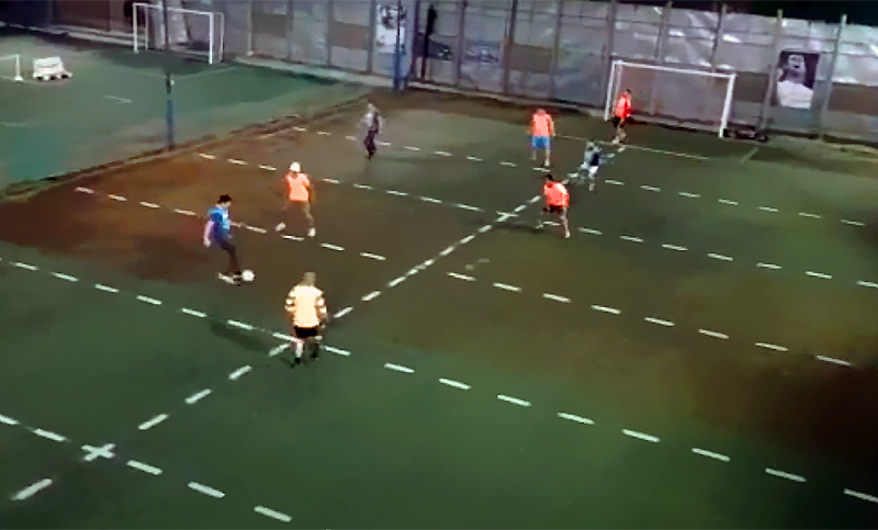 El metegol humano, la nueva forma de encontrarse con amigos para jugar al fútbol