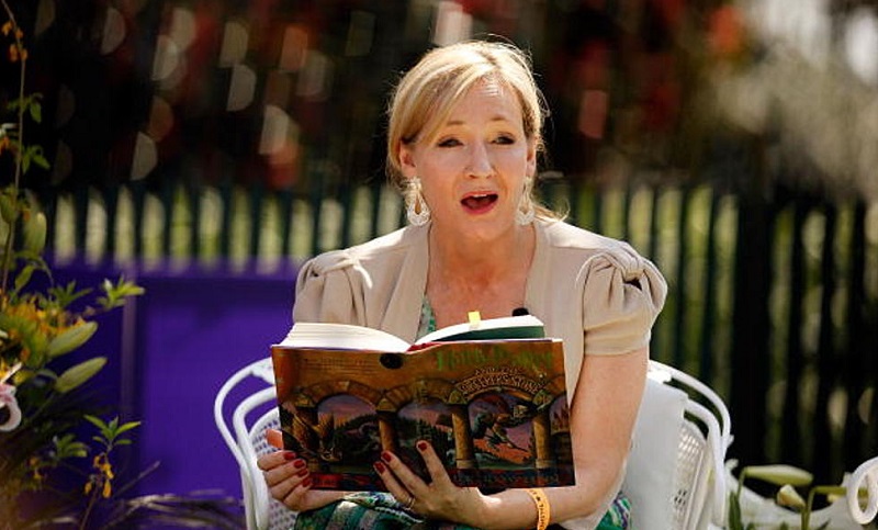 El libro para niños que publicó J.K Rowling tiene su traducción al español