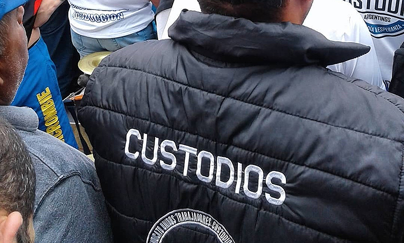 Los custodios de boliches piden alternativas laborales: una salida, trabajar en bares